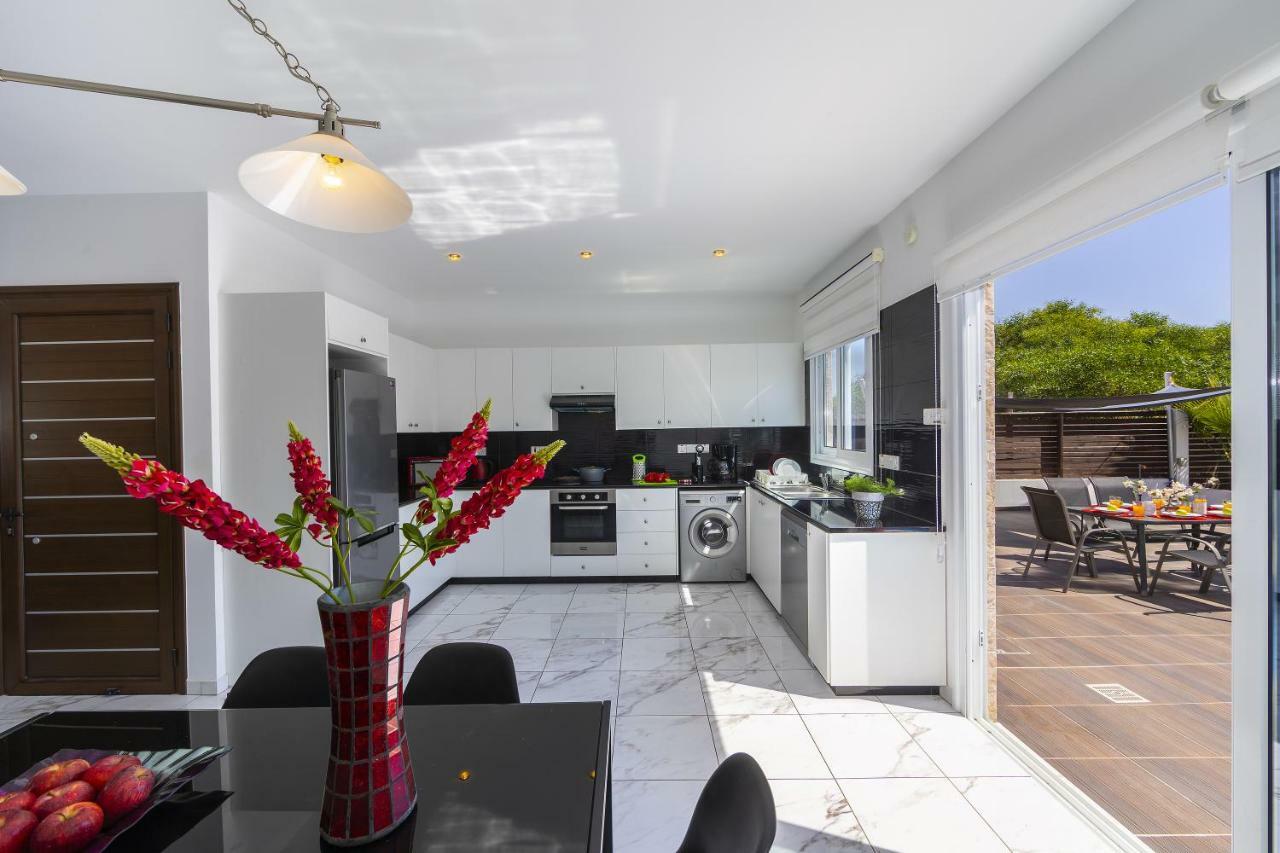 Protaras Villa Hollywood Екстер'єр фото